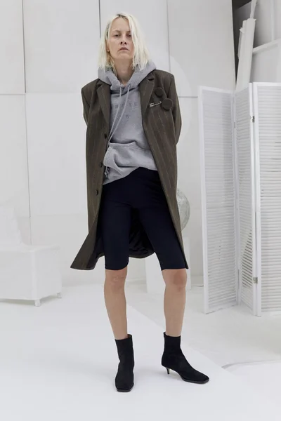 Look 4